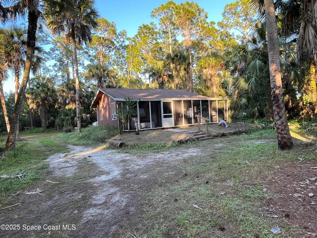891 Hartsdale Avenue SW, Palm Bay, FL 32908