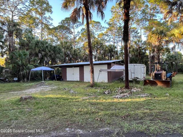 891 Hartsdale Avenue SW, Palm Bay, FL 32908