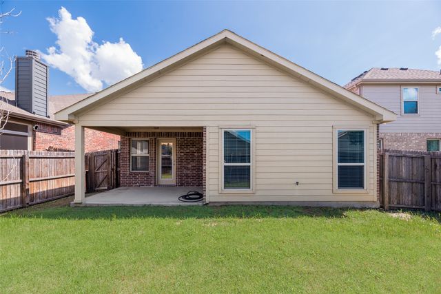 8829 Deadwood Lane, Aubrey, TX 76227