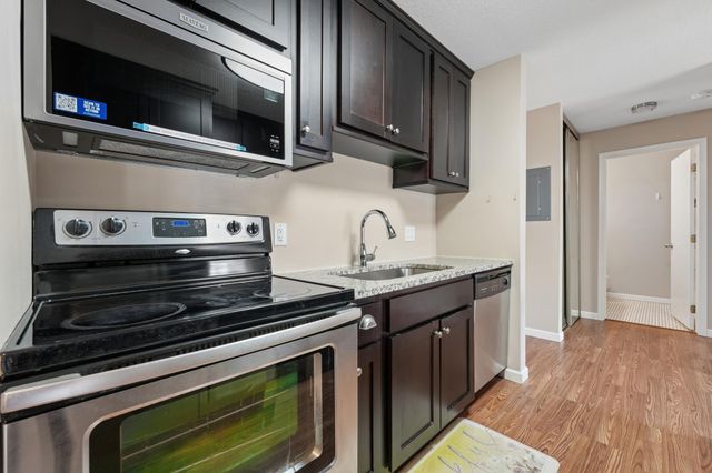 4110 Rahn Road 115, Eagan, MN 55122