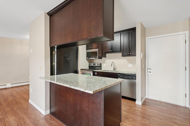 4110 Rahn Road 115, Eagan, MN 55122