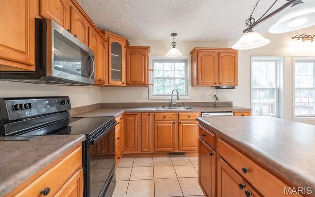 10625 Pine Needle Circle, Rolla, MO 65401