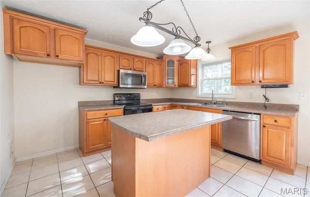 10625 Pine Needle Circle, Rolla, MO 65401