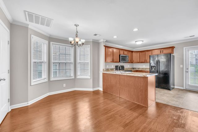 326 Sam Houston Cir, Clarksville, TN 37040