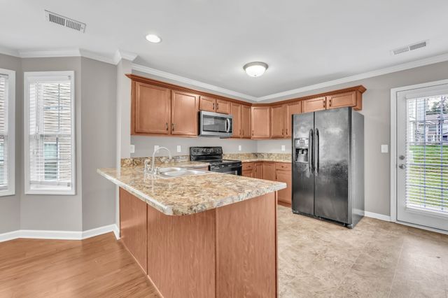 326 Sam Houston Cir, Clarksville, TN 37040