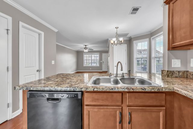 326 Sam Houston Cir, Clarksville, TN 37040