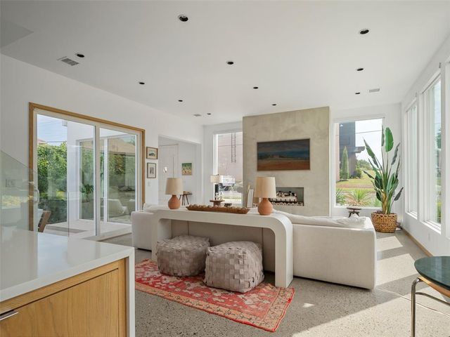 901 N Francis Avenue, Oklahoma City, OK 73106