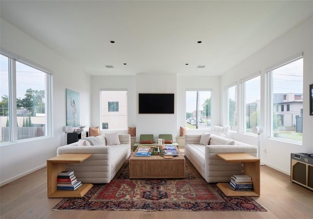 901 N Francis Avenue, Oklahoma City, OK 73106