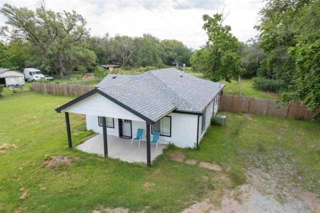 5944 N Seneca, Wichita, KS 67204