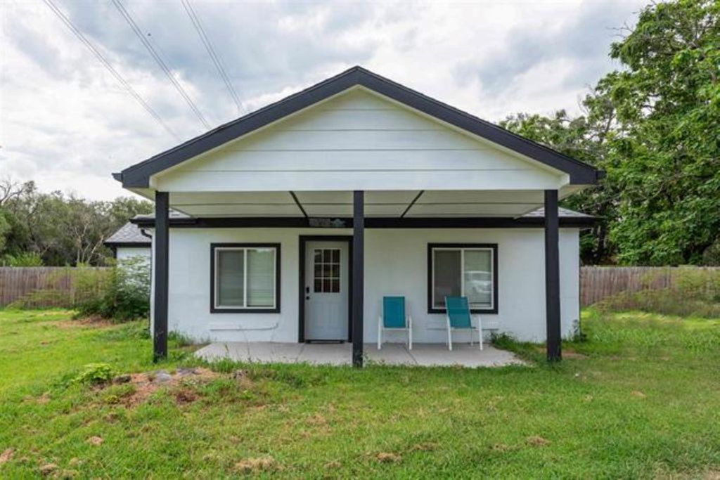 5944 N Seneca, Wichita, KS 67204