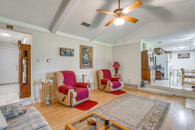 1512 Lamplighter Lane, Edgecliff Village, TX 76134