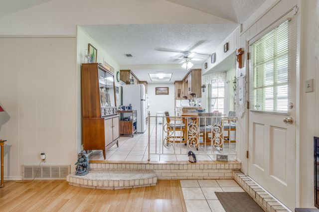 1512 Lamplighter Lane, Edgecliff Village, TX 76134