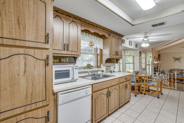 1512 Lamplighter Lane, Edgecliff Village, TX 76134
