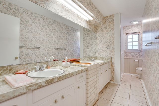 1512 Lamplighter Lane, Edgecliff Village, TX 76134
