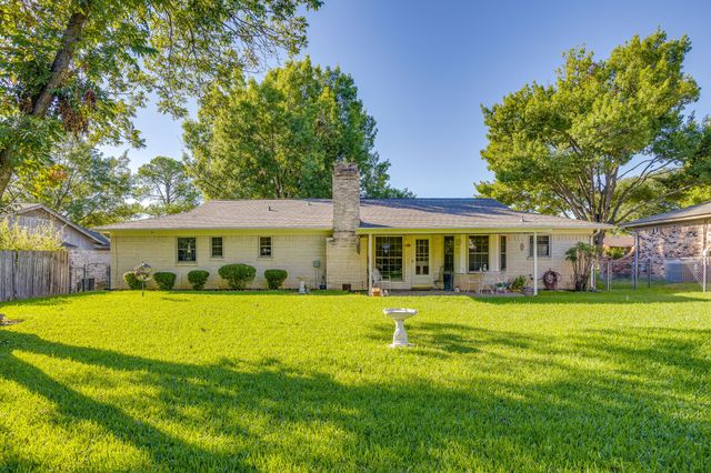 1512 Lamplighter Lane, Edgecliff Village, TX 76134