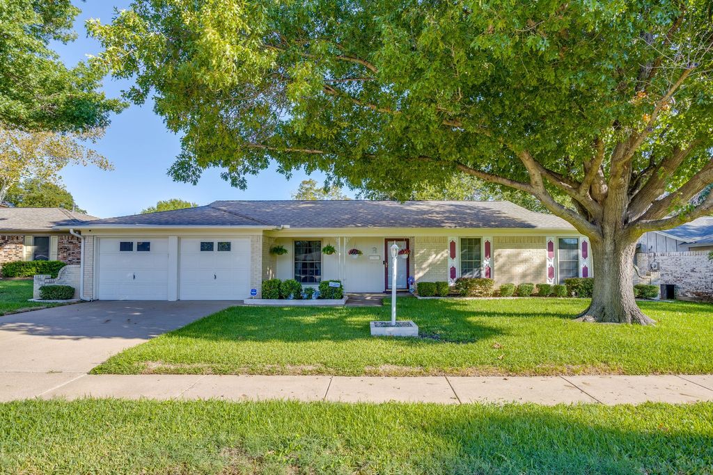 1512 Lamplighter Lane, Edgecliff Village, TX 76134