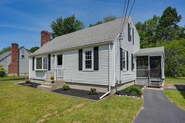 12 Kelley Street, Medway, MA 02053