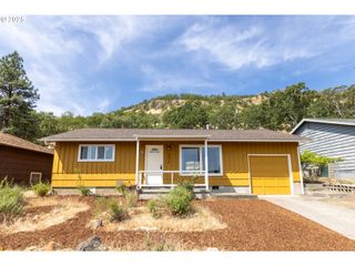 3316 W 13TH St, The Dalles, OR 97058