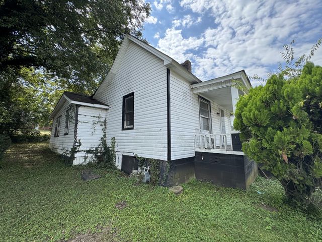 406 Market St, W, Fayetteville, TN 37334