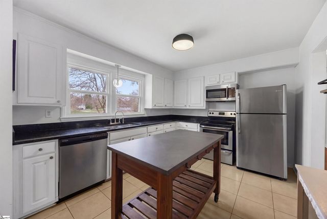 16 Sir Abbott Street, Greenville, SC 29607