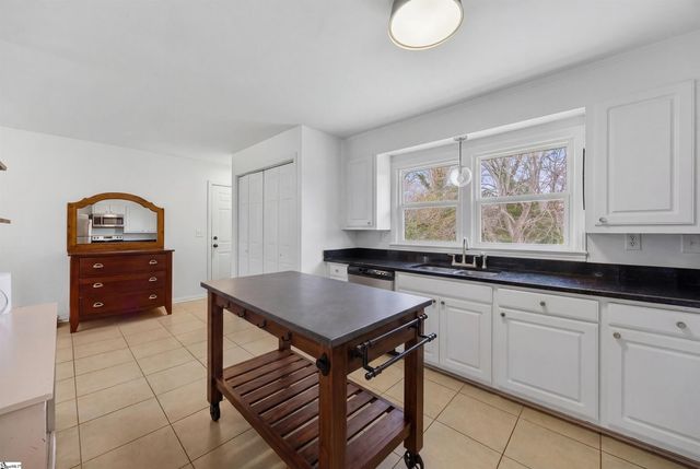 16 Sir Abbott Street, Greenville, SC 29607