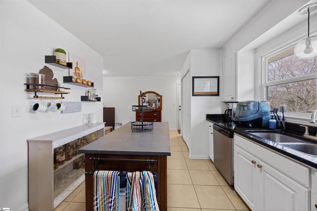 16 Sir Abbott Street, Greenville, SC 29607