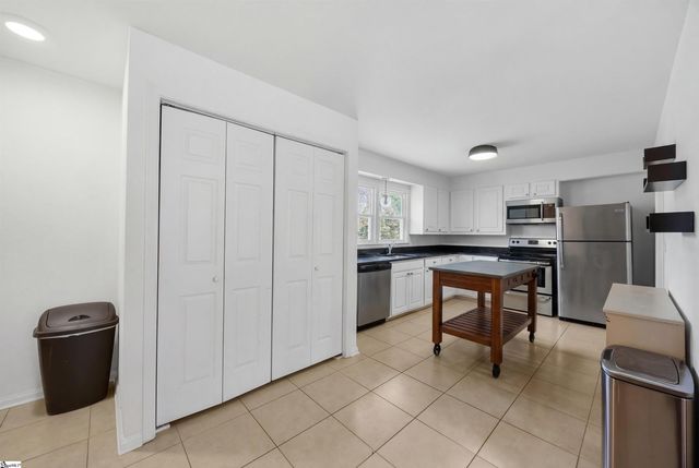 16 Sir Abbott Street, Greenville, SC 29607