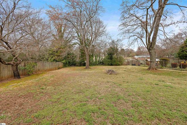 16 Sir Abbott Street, Greenville, SC 29607