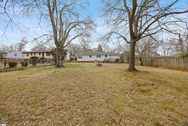 16 Sir Abbott Street, Greenville, SC 29607