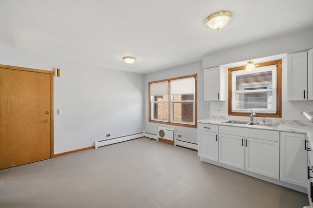 8645 W Summerdale Avenue 3, Chicago, IL 60656