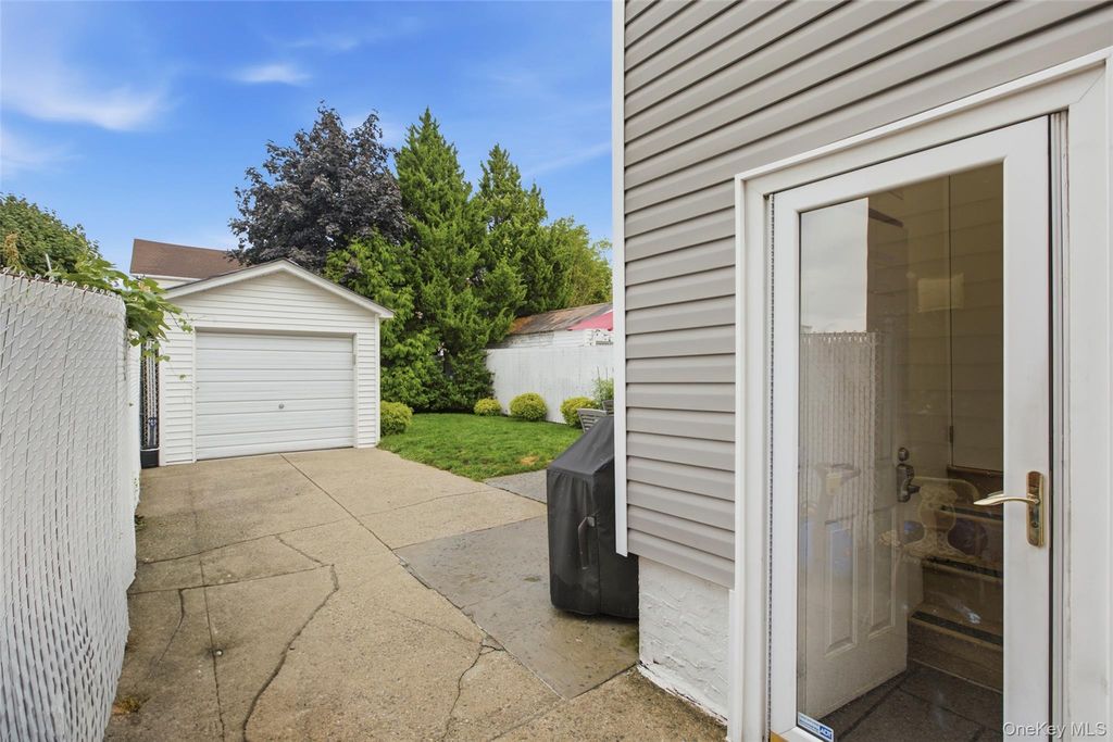 9437 133rd Avenue, Ozone Park, NY 11417 — photo 3
