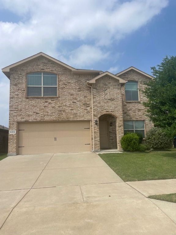 6352 Porthole Lane, Fort Worth, TX 76179