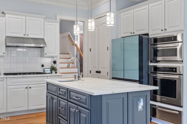 6017 Mentmore Place, Cary, NC 27519