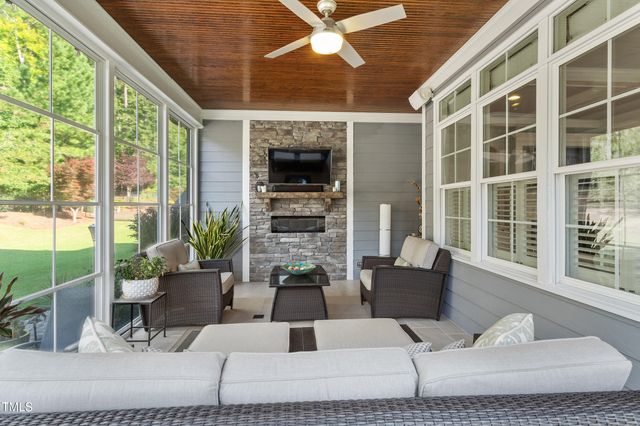 6017 Mentmore Place, Cary, NC 27519