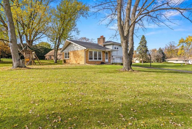 3465 Wilshire ROAD, Brookfield, WI 53045