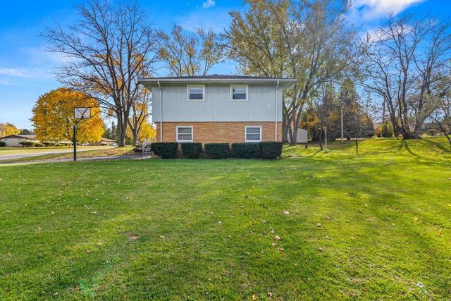 3465 Wilshire ROAD, Brookfield, WI 53045