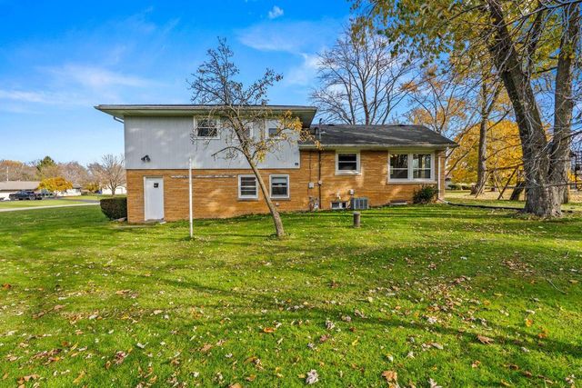3465 Wilshire ROAD, Brookfield, WI 53045