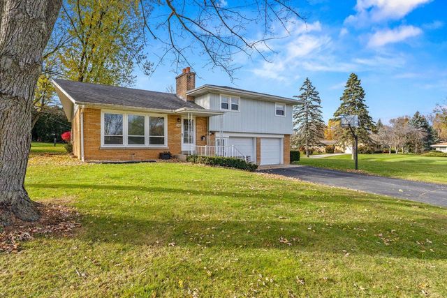 3465 Wilshire ROAD, Brookfield, WI 53045