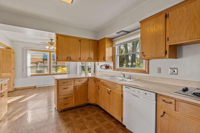 3465 Wilshire ROAD, Brookfield, WI 53045