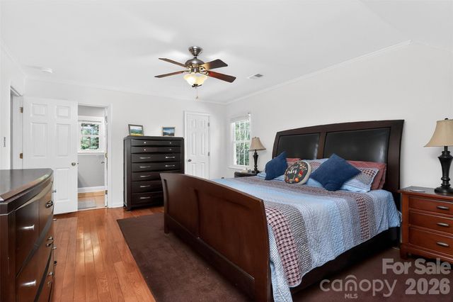 4007 Meadowridge Drive, Charlotte, NC 28226