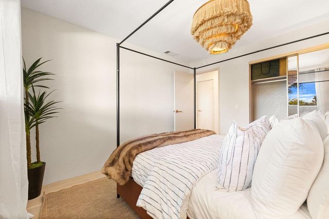 2857 N Los Felices Road 210, Palm Springs, CA 92262