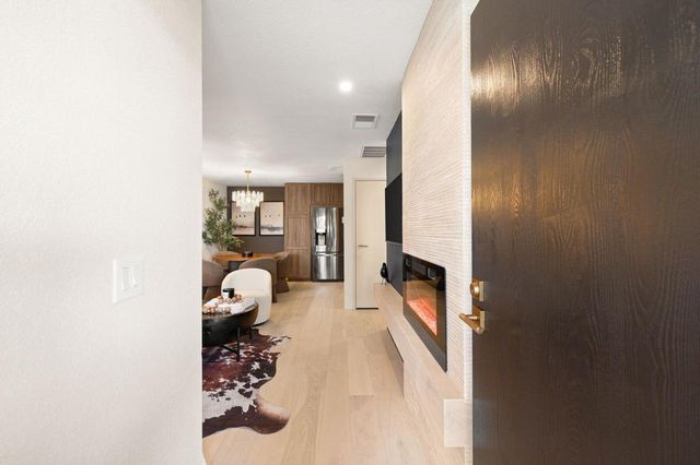 2857 N Los Felices Road 210, Palm Springs, CA 92262