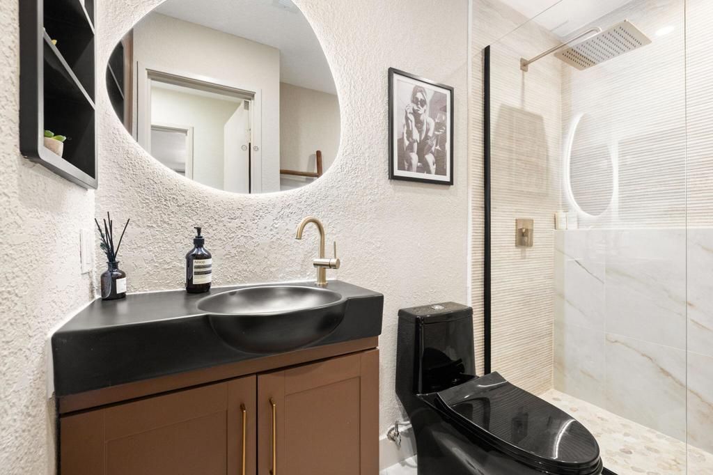 2857 N Los Felices Road 210, Palm Springs, CA 92262