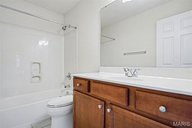 2377 Spring Mill Estates Drive, St Charles, MO 63303