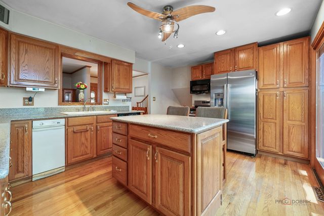 615 E Golf Road, Libertyville, IL 60048