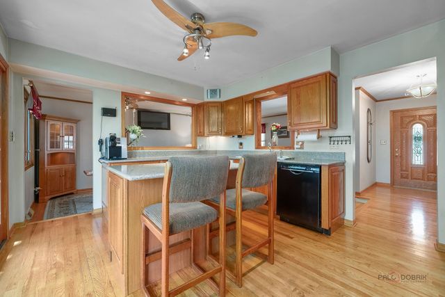 615 E Golf Road, Libertyville, IL 60048