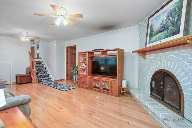615 E Golf Road, Libertyville, IL 60048