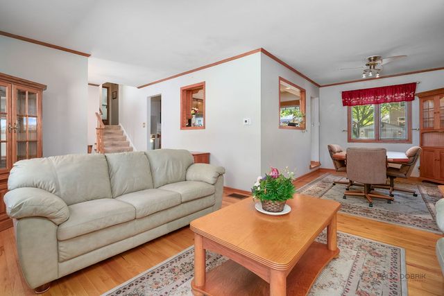 615 E Golf Road, Libertyville, IL 60048