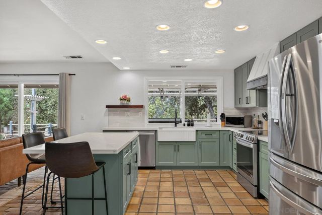 4515 Baja Mission Road, Fallbrook, CA 92028