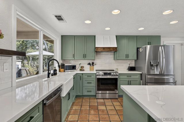 4515 Baja Mission Road, Fallbrook, CA 92028